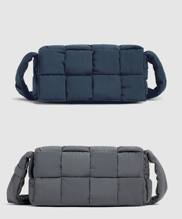 [BOTTEGA-보테가베네타]패디드 카세트 벨트백 705579