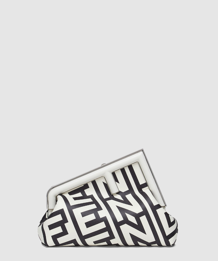 [FENDI-펜디]퍼스트 미디 숄더백 8BP137