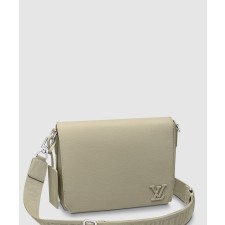 [LOUIS VUITTON-루이비통]테이크오프 메신저 M22505