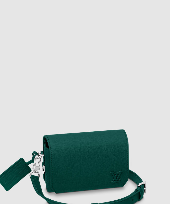 [LOUIS VUITTON-루이비통]알파 웨어러블 크로스백 M82367