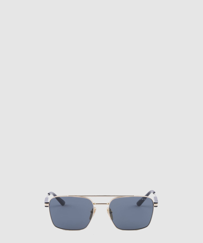 [PRADA-프라다]아이코닉한 메탈 플라크가 있는 선글라스 SPR67Z