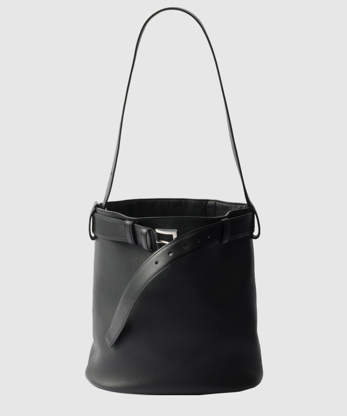 [PRADA-프라다]벨트가 달린 가죽 프라다 버클 버킷백 1BE085